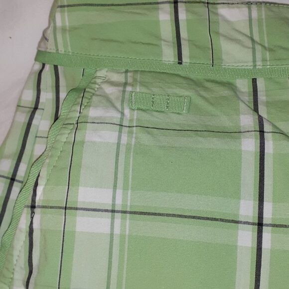 Izod XFG Stretch Golf Bermuda Shorts Green Plaid 6 - Picture 4 of 6